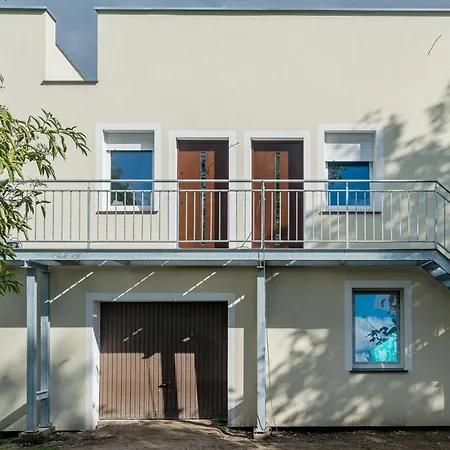 Homestay White